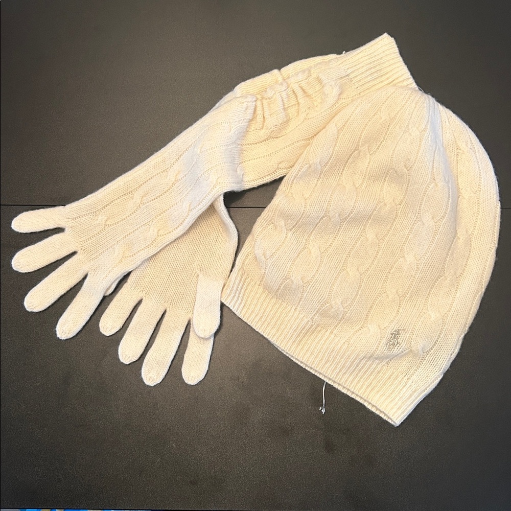 NWOT Ralph Lauren Cream Cable Knit Beanie and Gloves Set